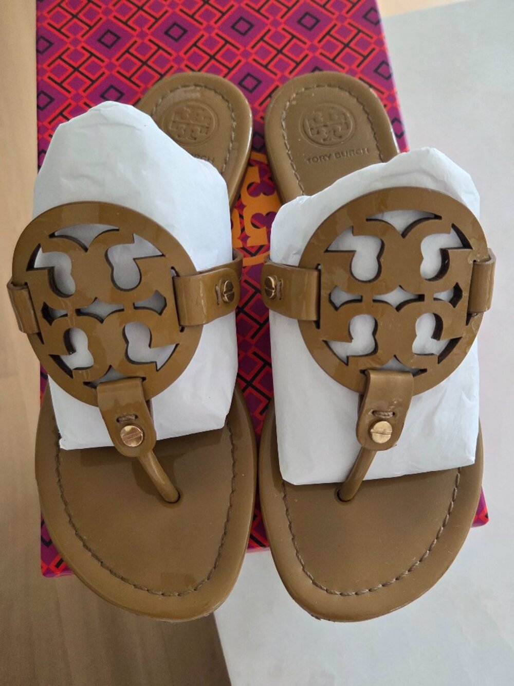 Tory Burch Miller Sandal Patent Leather Sand 6 - Picture 2 of 10